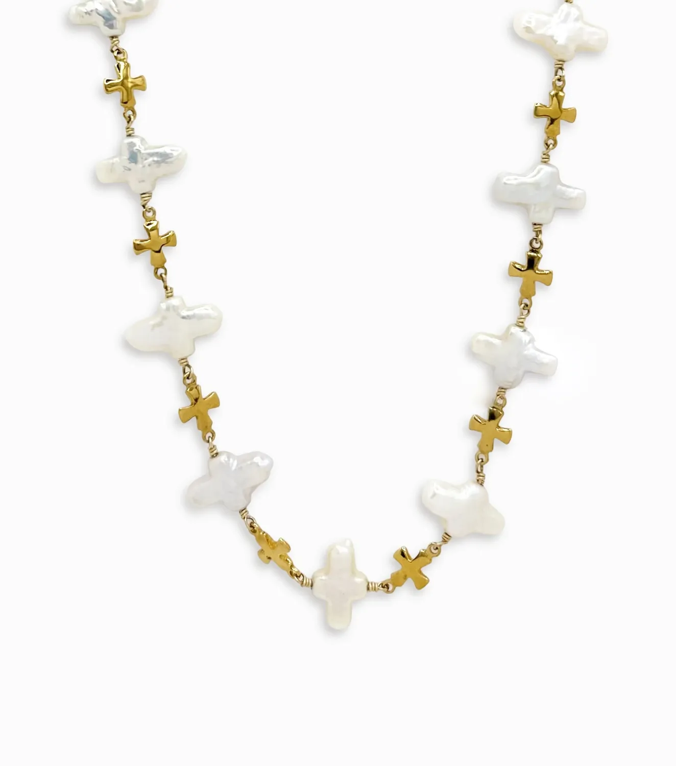 Elise Tsikis Callista collier perles croix doré
