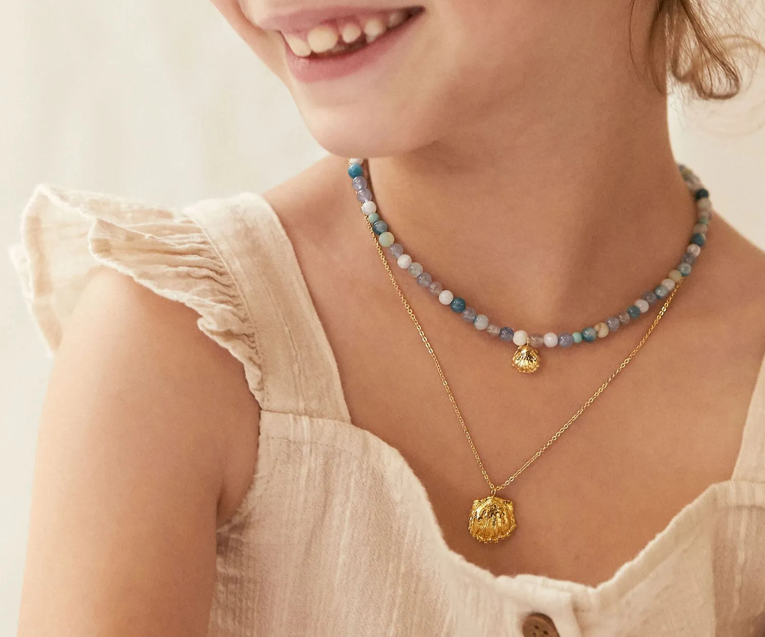 Elise Tsikis Nepti collier coquillage or jaune femme