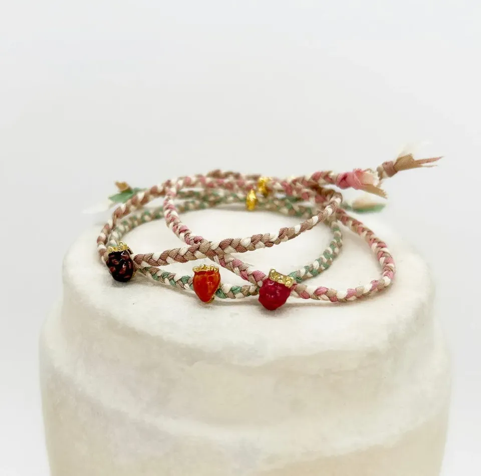 Elise Tsikis Hanelis bracelet enfant rose ajustable
