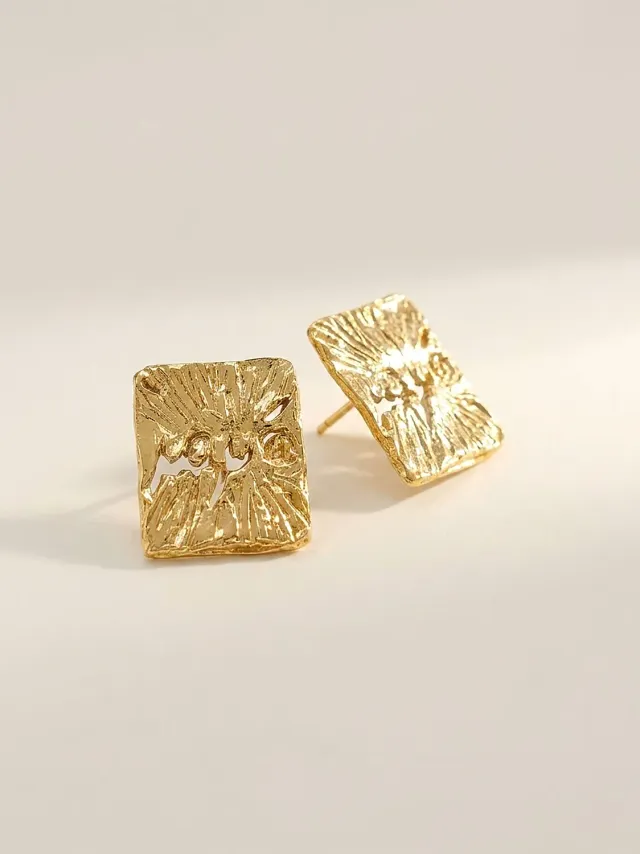 Elise Tsikis Xapa boucles d'oreilles dorées gravées
