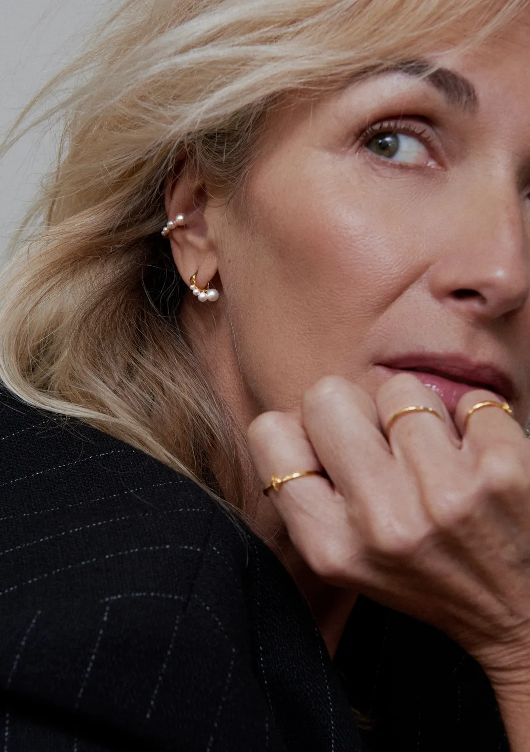 Elise Tsikis Milos earcuff doré perle culture