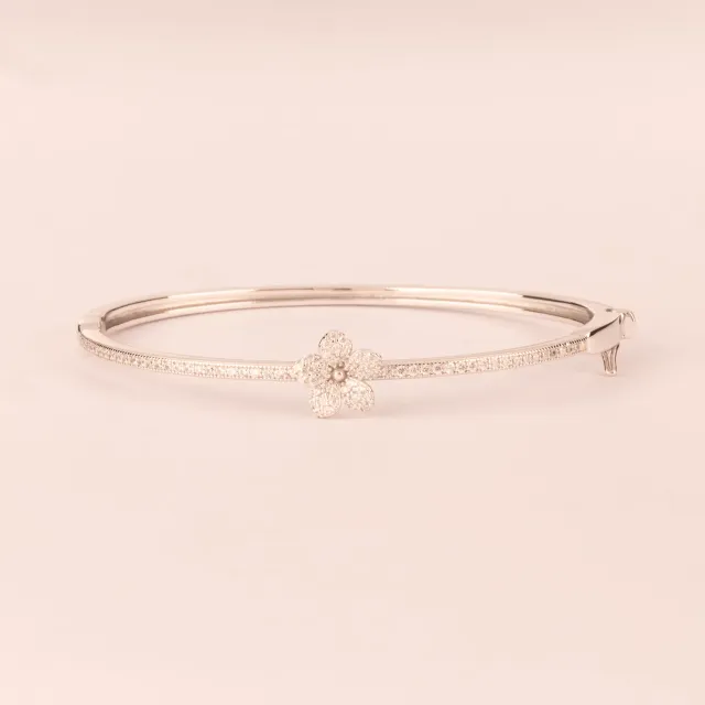 Ultima Edizione bangle fleur pavé bracelet rigide
