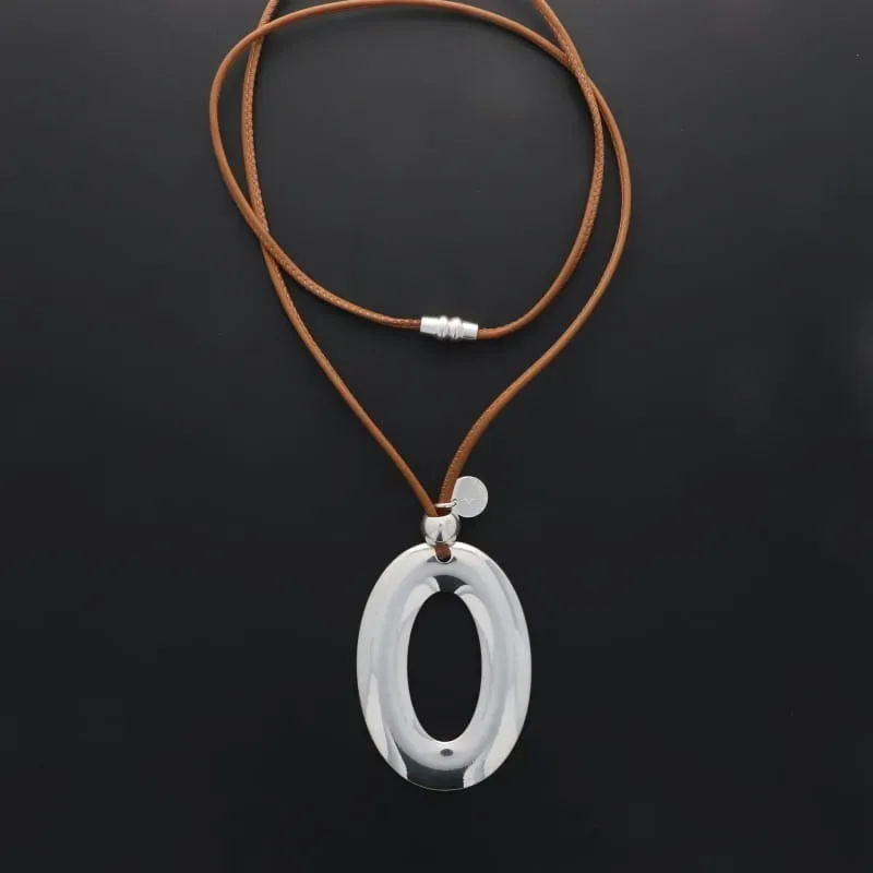 Secret de Cuir N°763 sautoir cuir ovale argenté