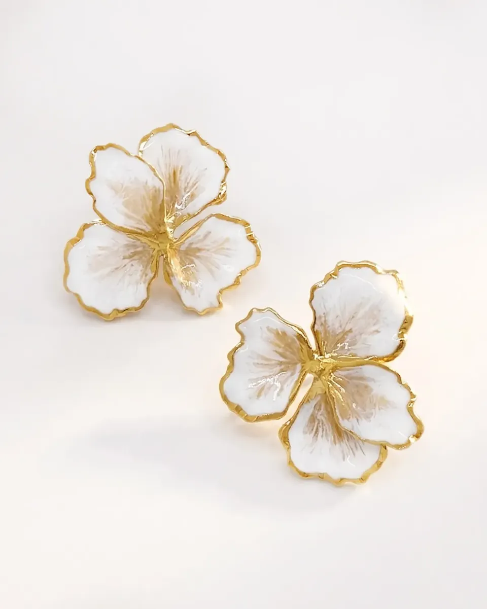 Elise Tsikis Némésis Medium boucles d'oreilles émaillées doré