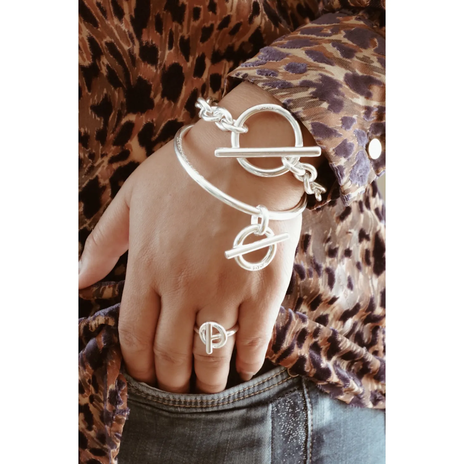 Secret de Cuir N°1331 jonc rond barre argenté