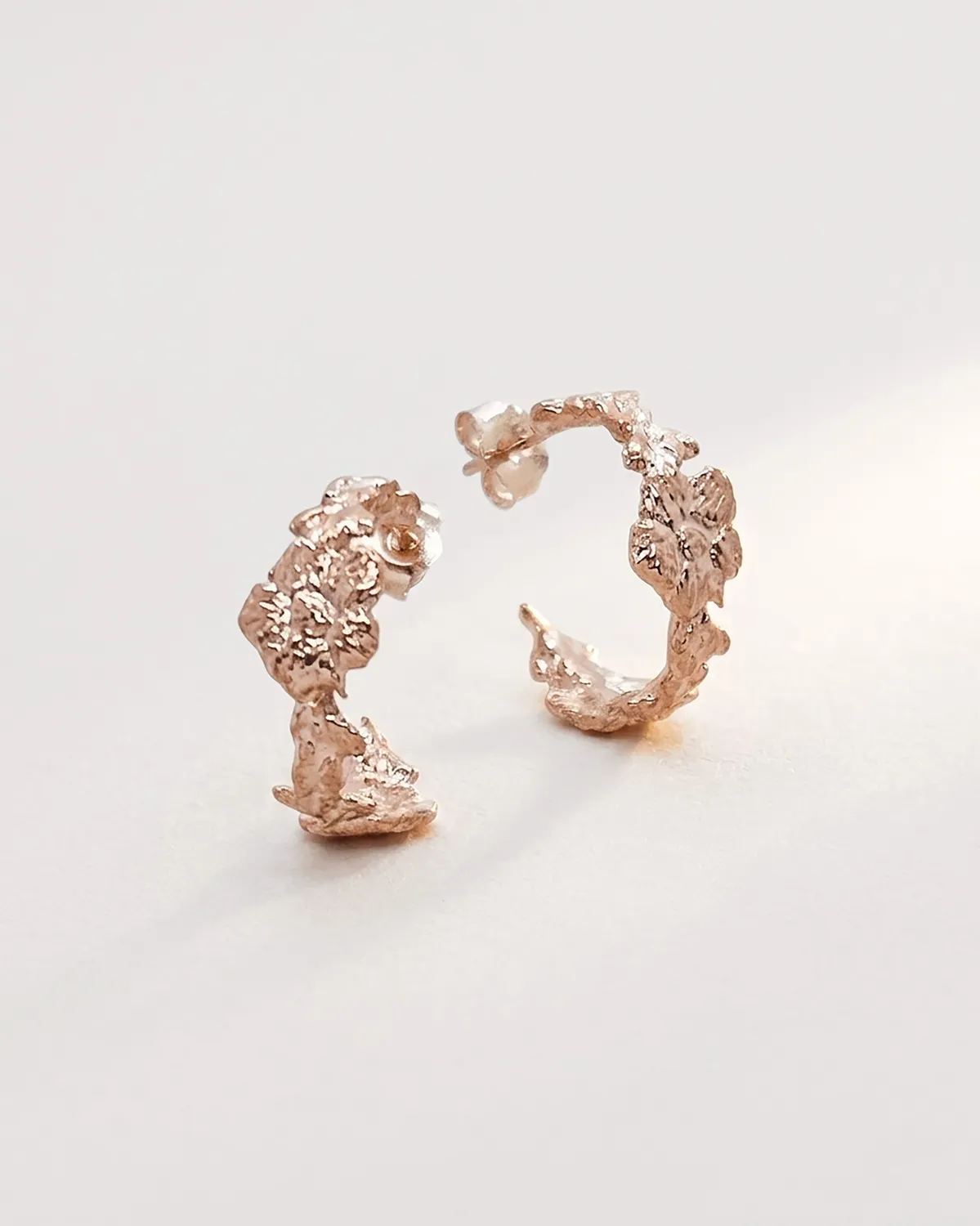 Elise Tsikis Le Trousseau Psia boucles d’oreilles or jaune