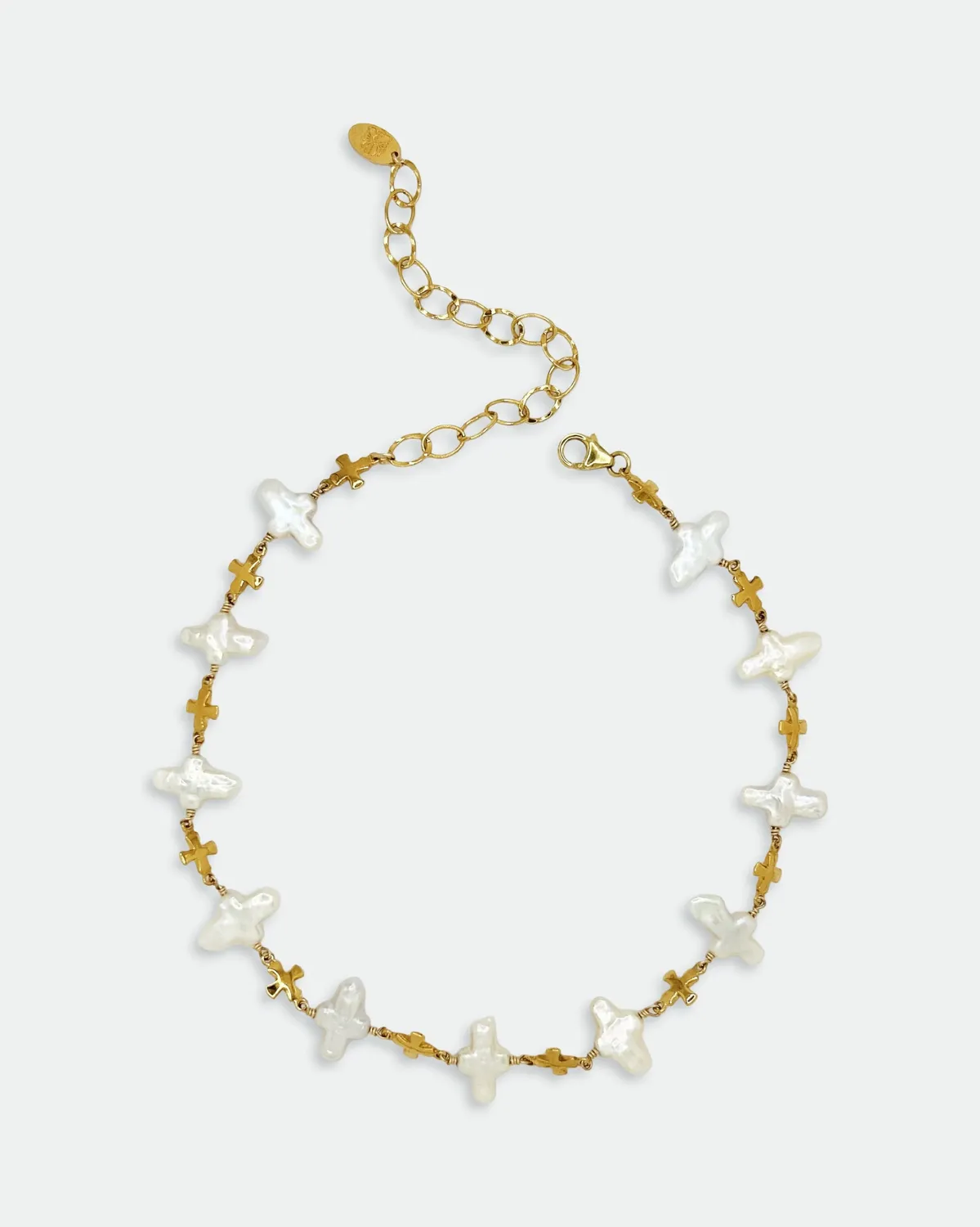 Elise Tsikis Callista collier perles croix doré