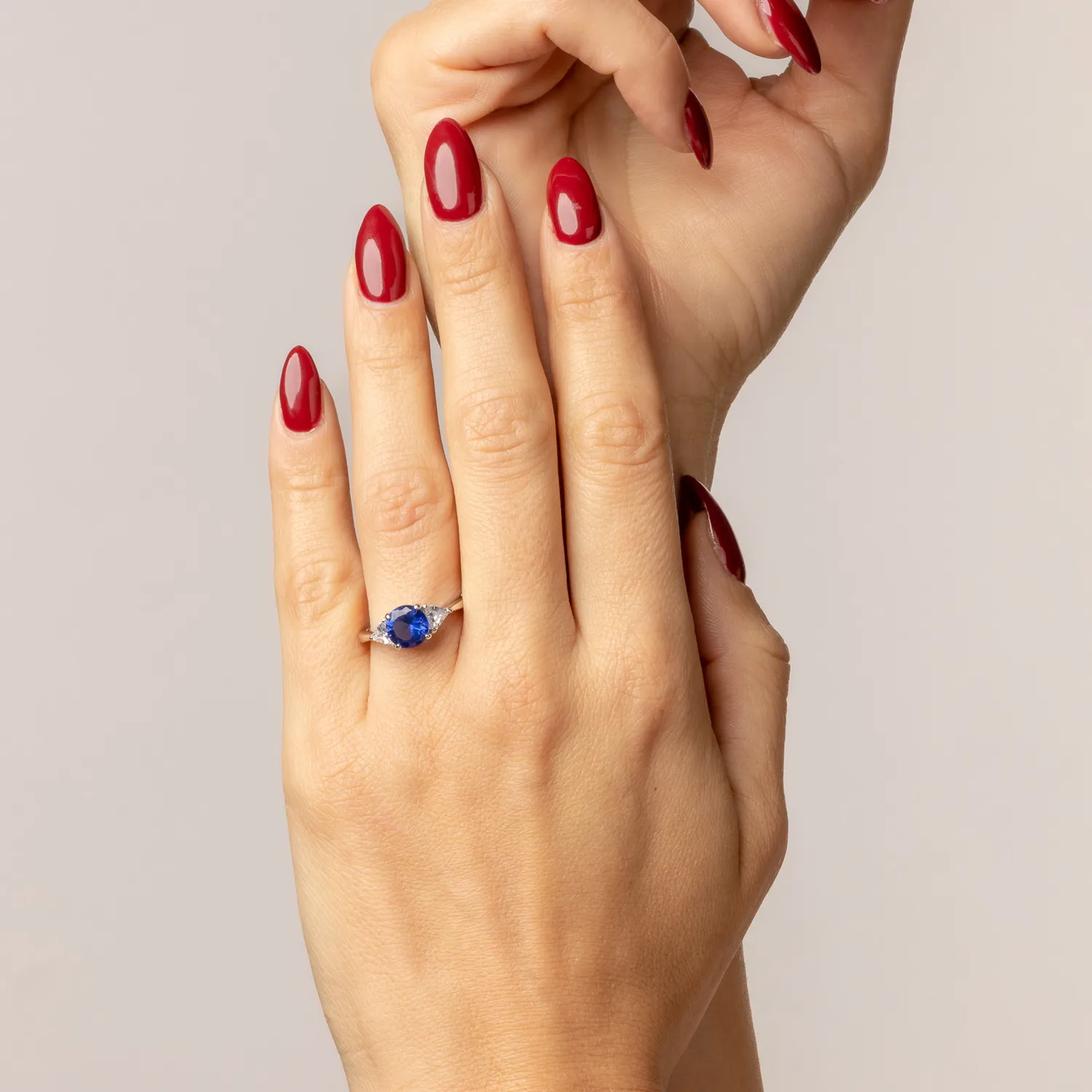 Ultima Edizione Zircone Tondo 7 mm bague coloree triangles