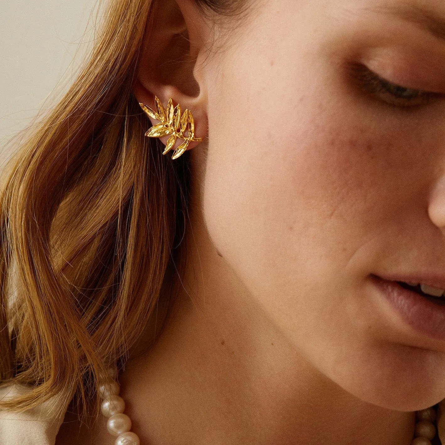 Elise Tsikis boucles Matrona feuilles olivier doré