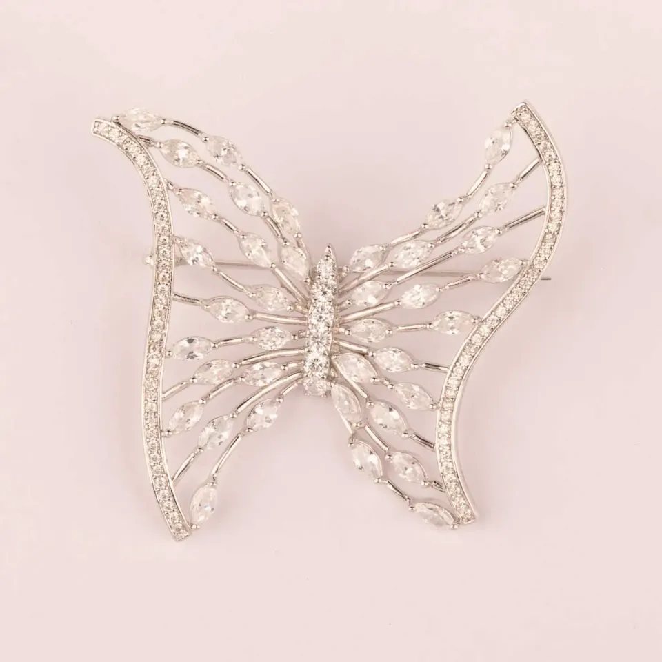 Ultima Edizione Papillon zircons blancs broche argenté
