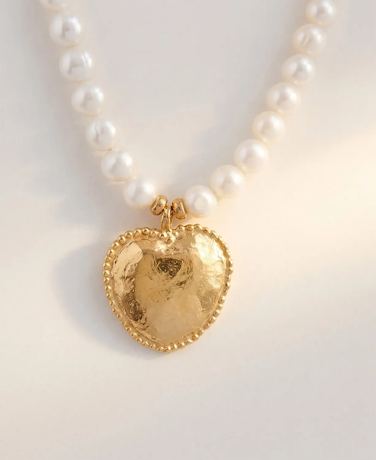 Elise Tsikis Nérée collier perles coeur doré