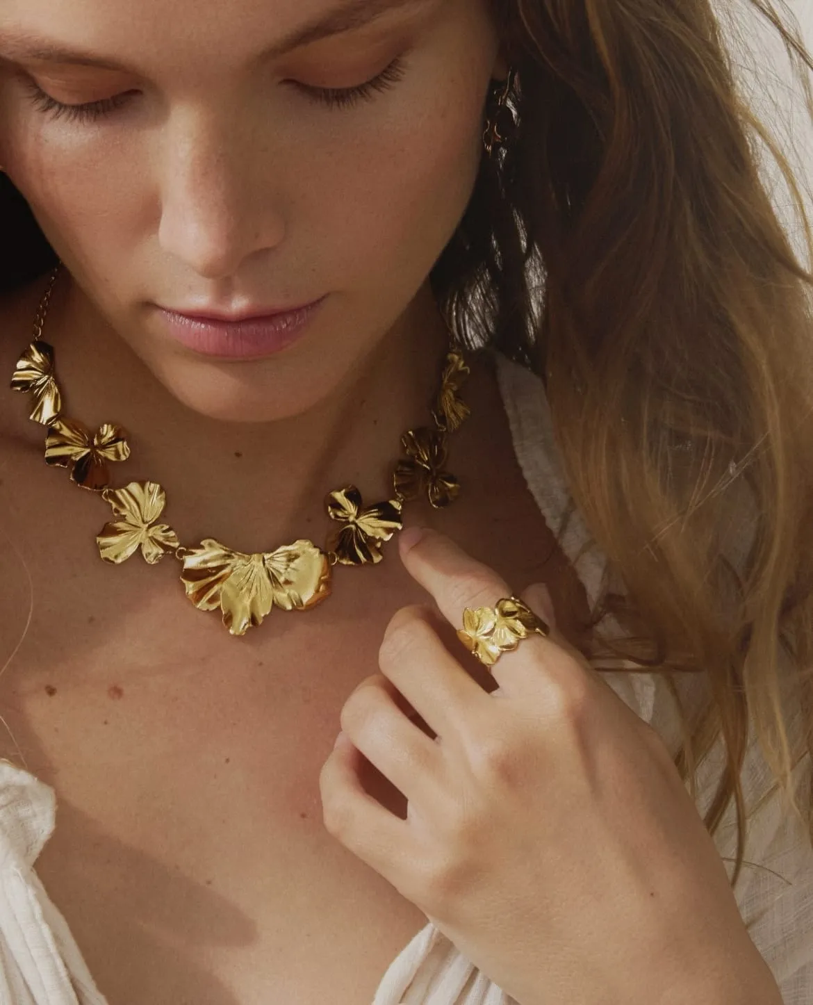 Elise Tsikis Zagora bague réglable dorée fleur