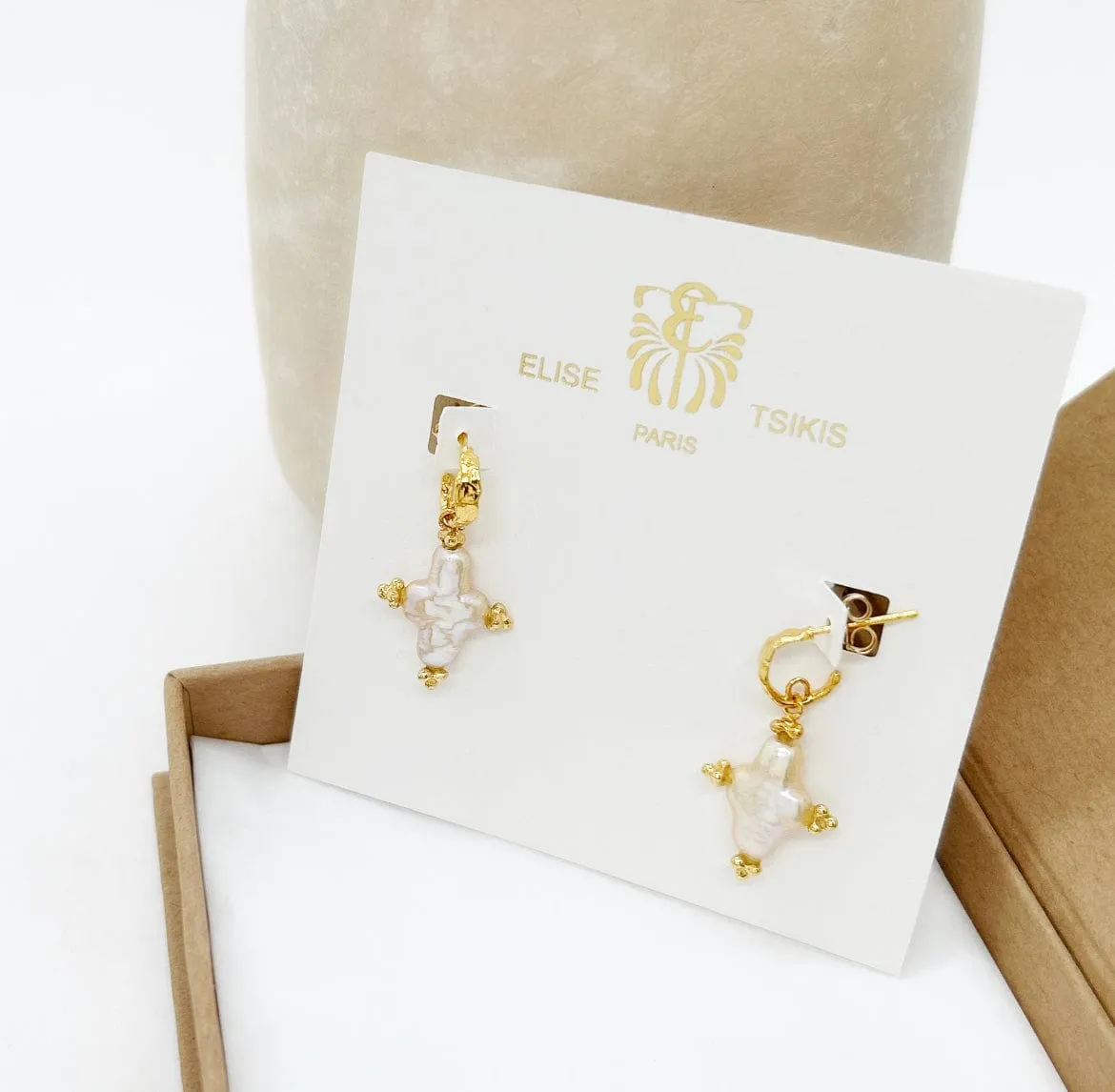 Elise Tsikis Ethérée boucles doreilles perle croix