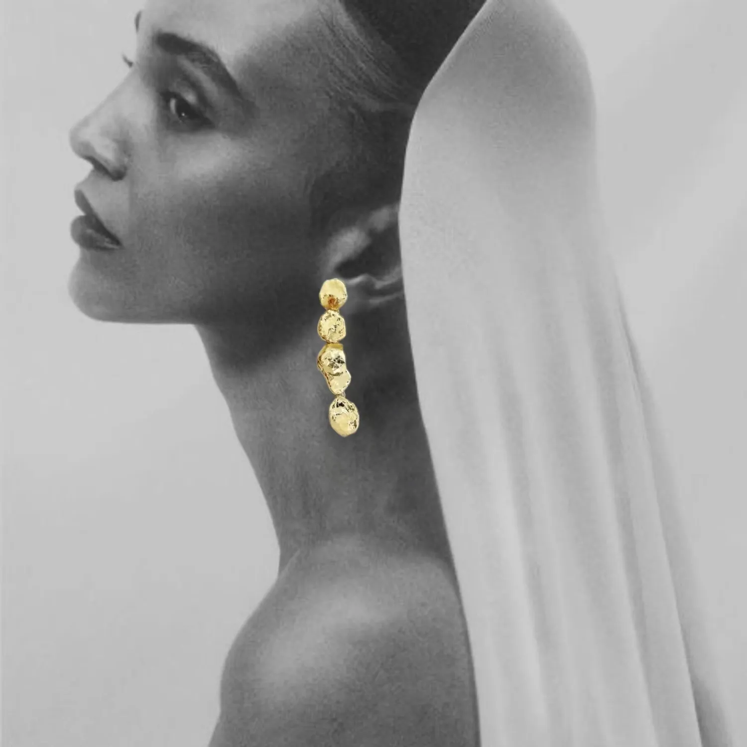 Elise Tsikis Yolis boucles d’oreilles pendantes doré 6,5 cm