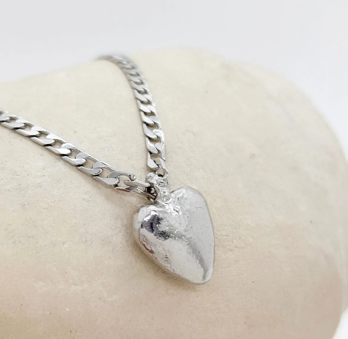 Elise Tsikis Otov collier coeur or jaune 40 cm