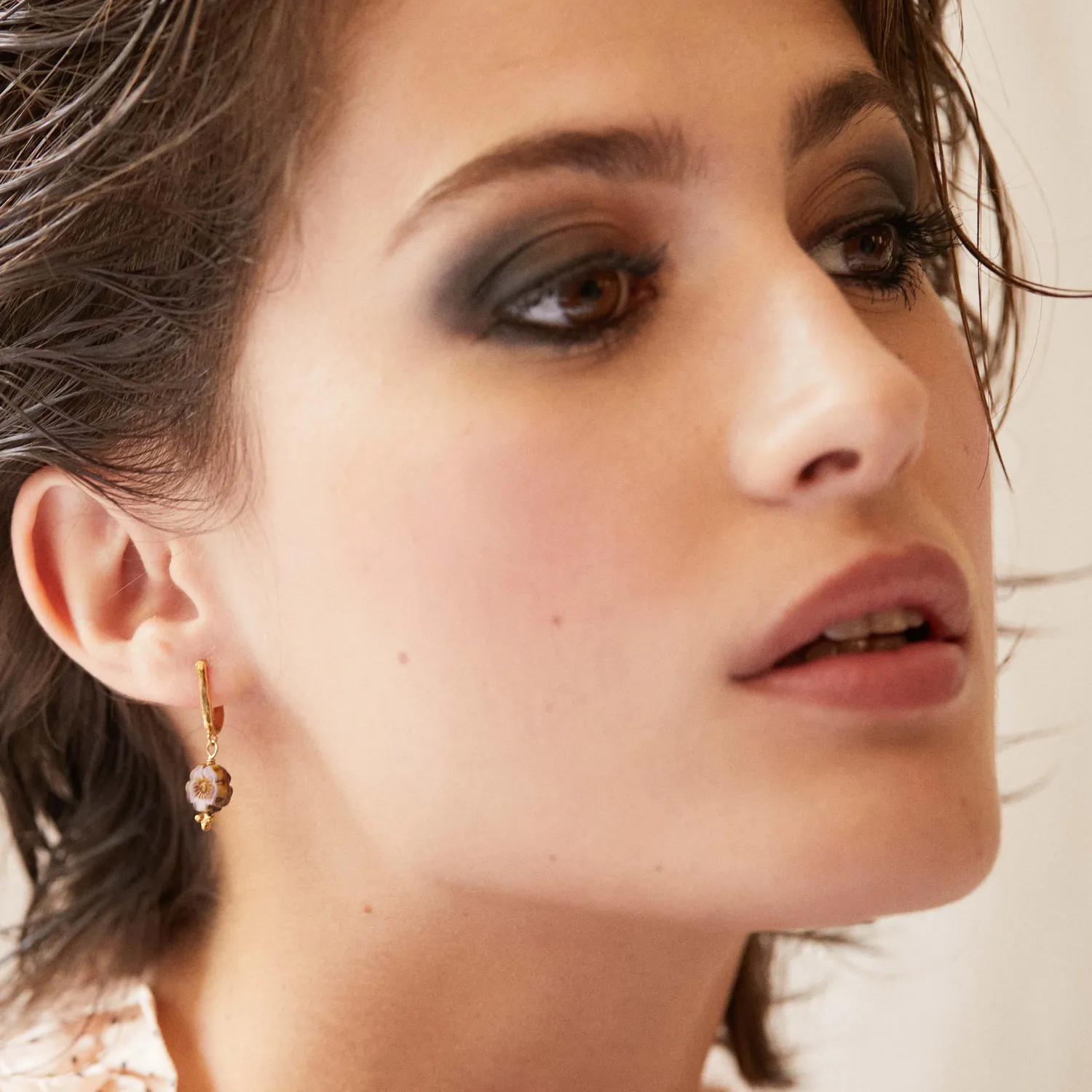 Elise Tsikis Zanita boucles d’oreilles fleur dorées