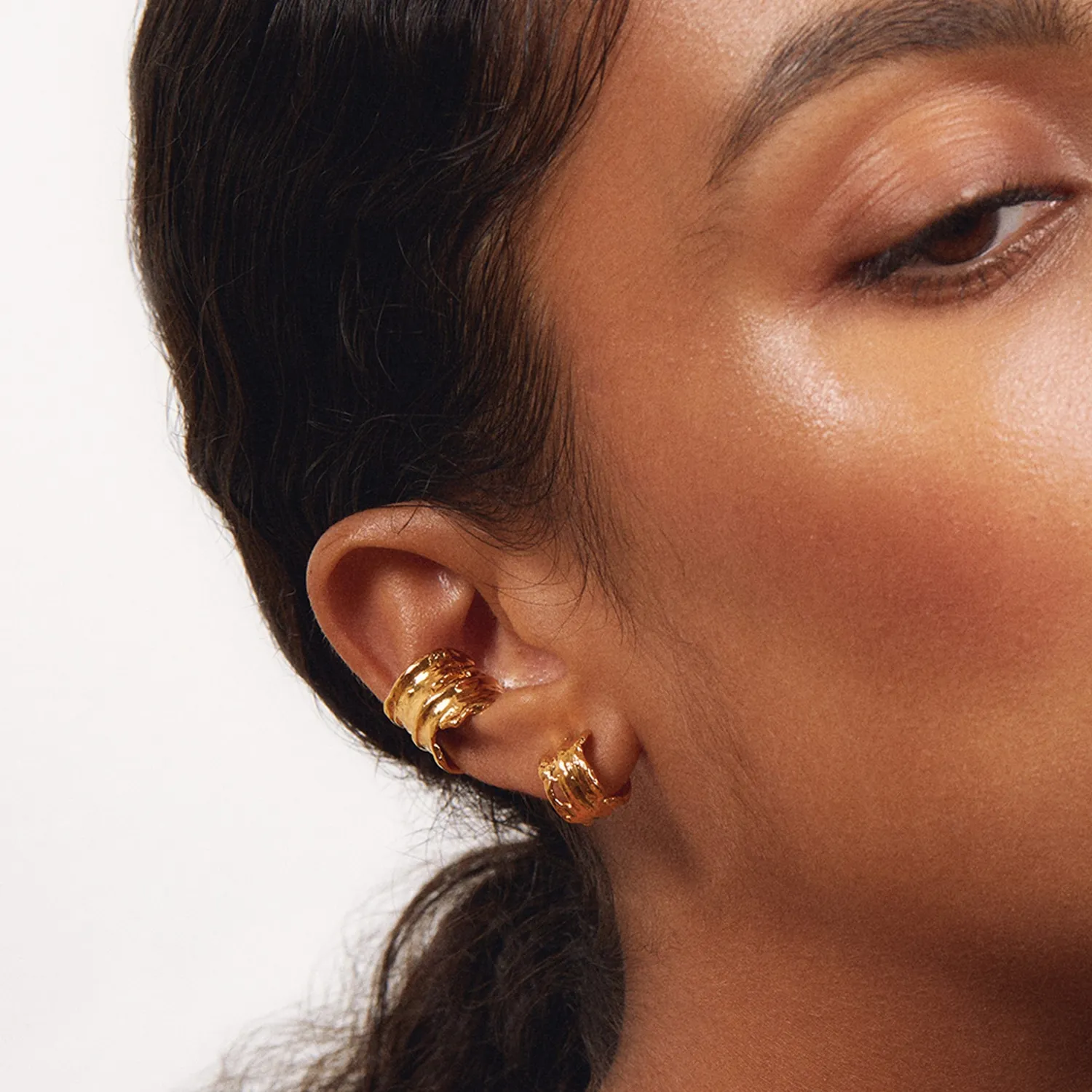 Elise Tsikis Chenea earcuff sans piercing or jaune