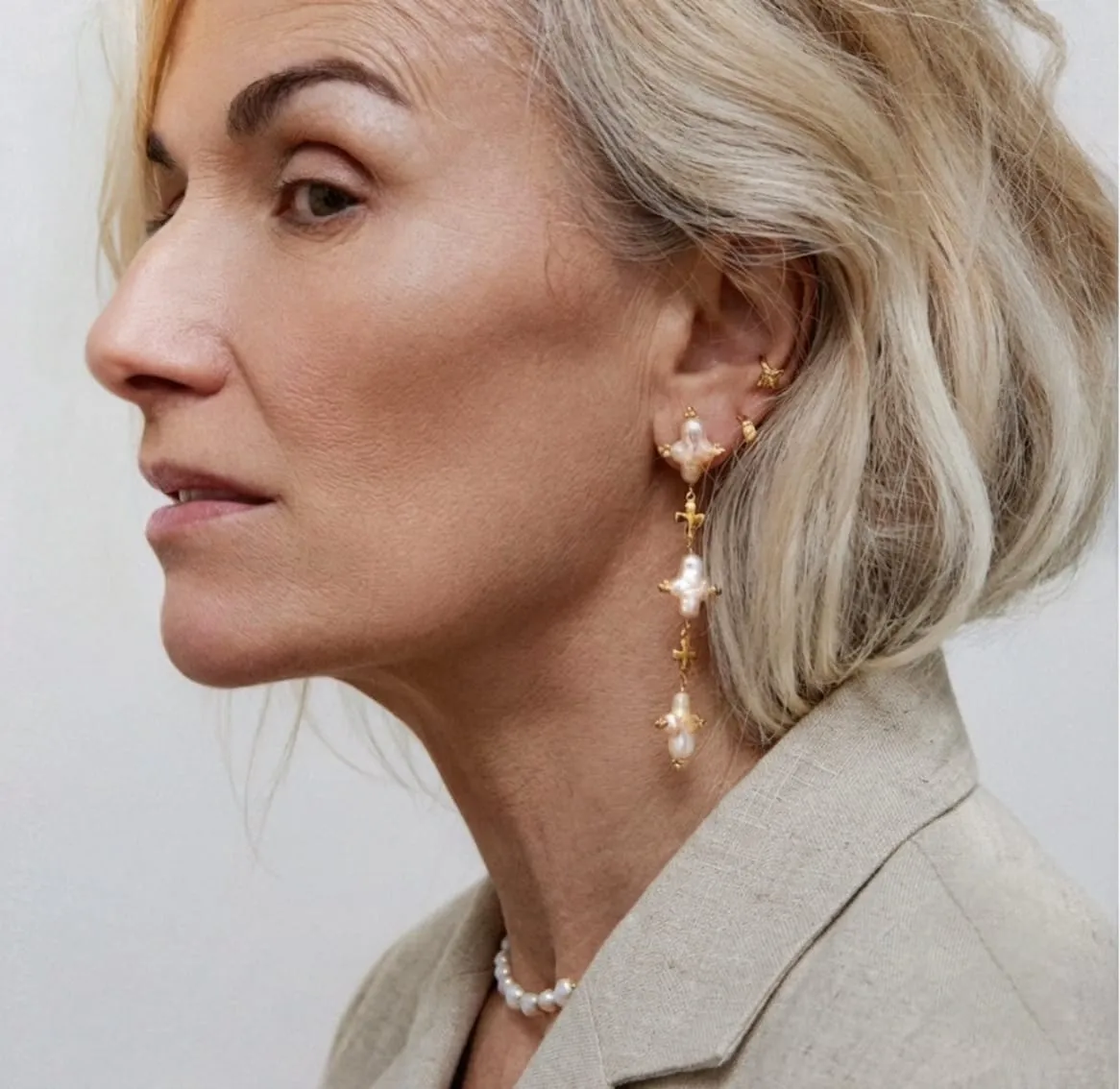 Elise Tsikis Hellenica boucles d'oreilles croix perles 8 cm