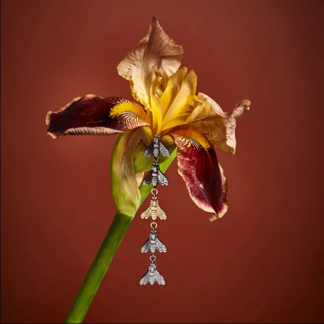 Lorella Tamberi Canal Bee Queen 5 abeilles boucles pendantes