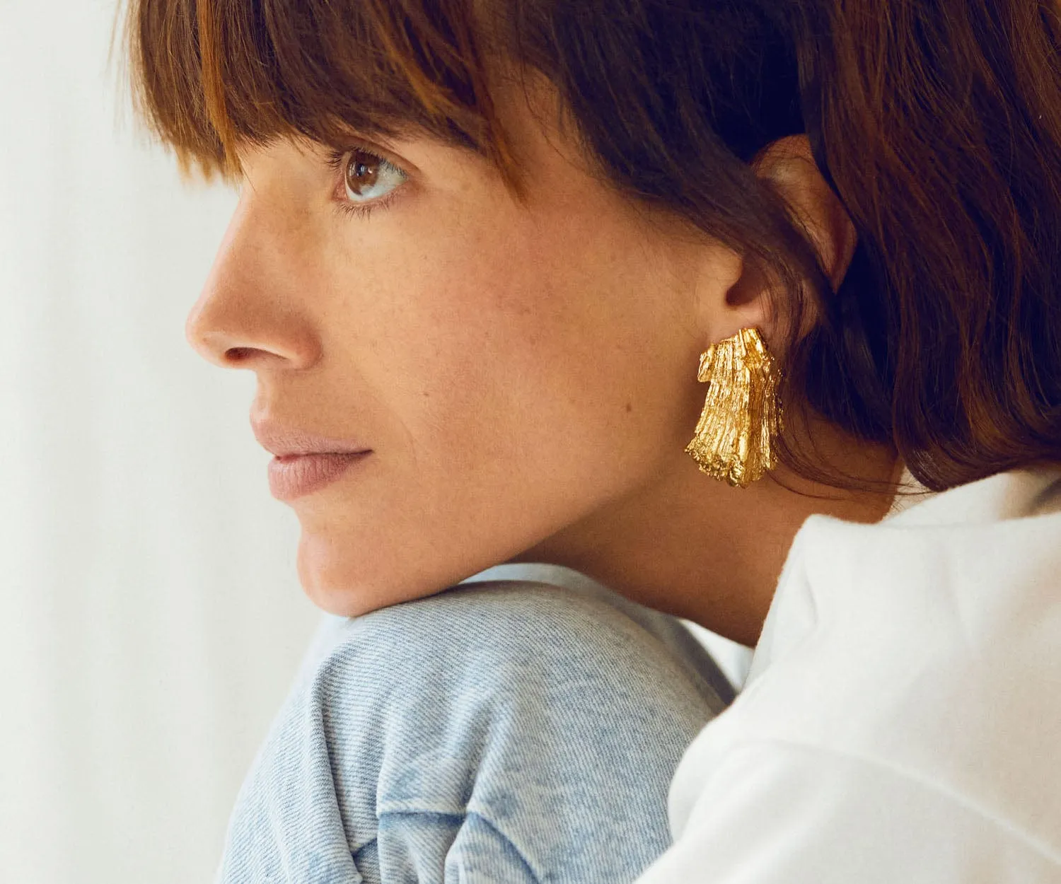 Elise Tsikis Helios Gaia boucles d'oreilles or coquillage