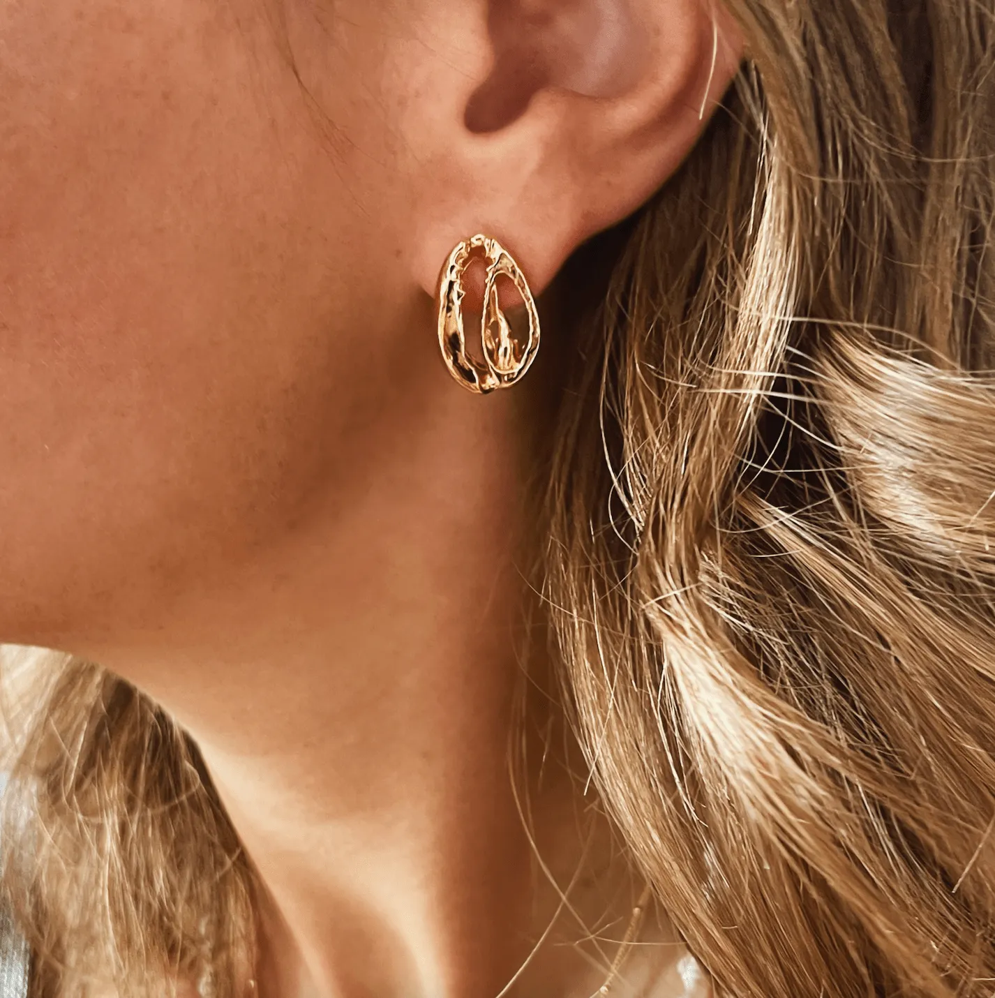 Elise Tsikis Rhea boucles d'oreilles coquillage archive