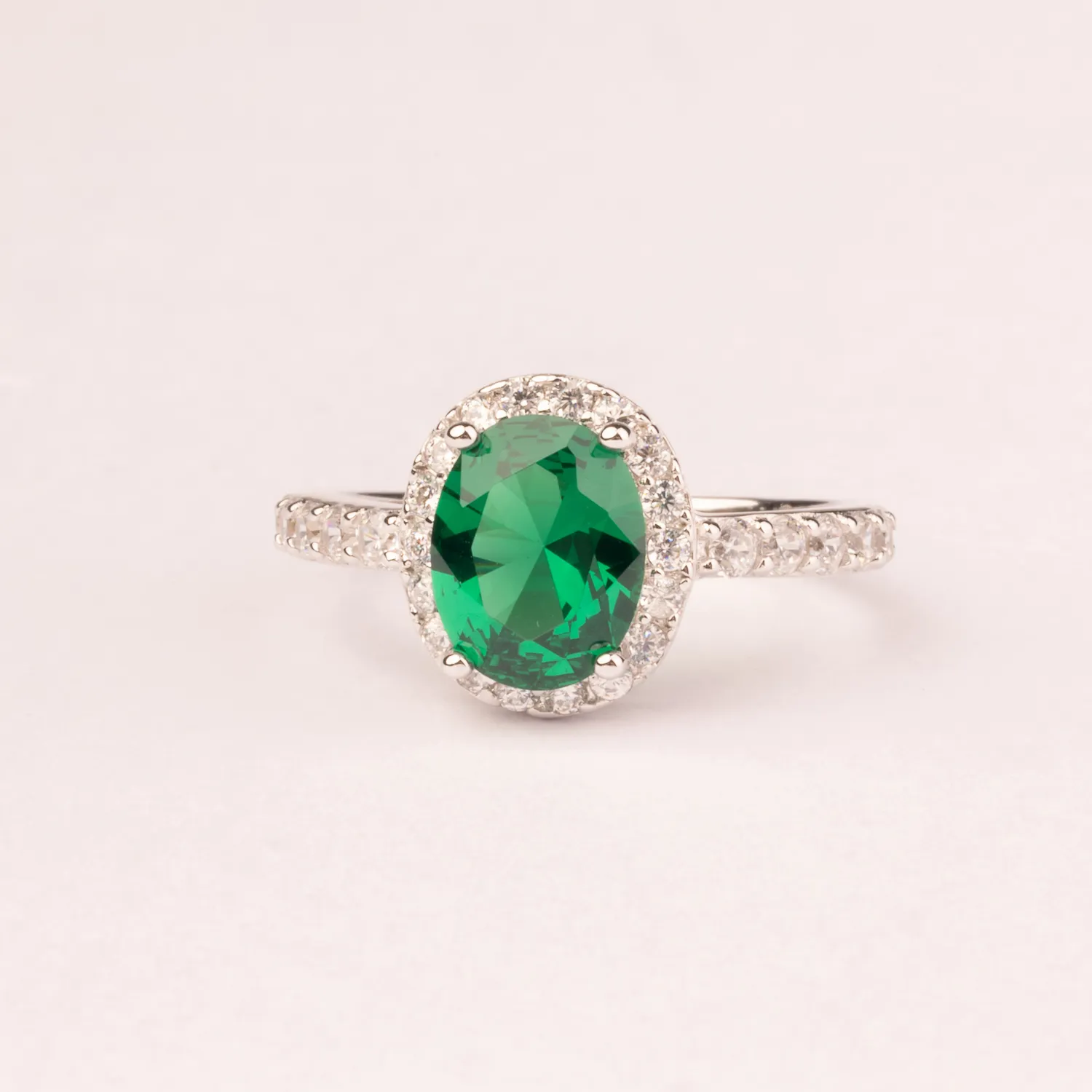 Ultima Edizione bague ovale 9x7 zircone colorée