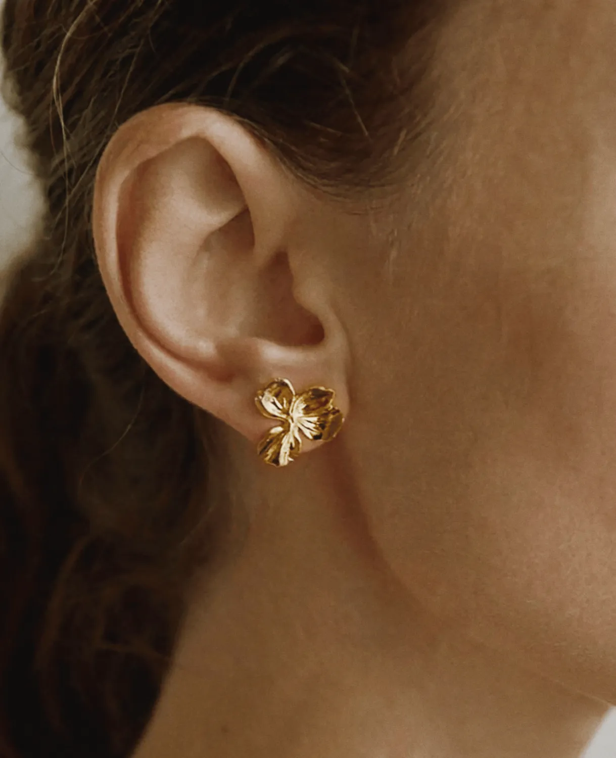 Elise Tsikis Nemesis Small boucles d'oreilles or jaune