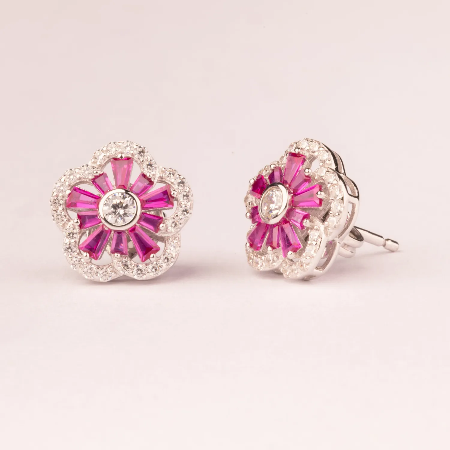 ULTIMA EDIZIONE Fiorellino boucles fleur zircons couleur