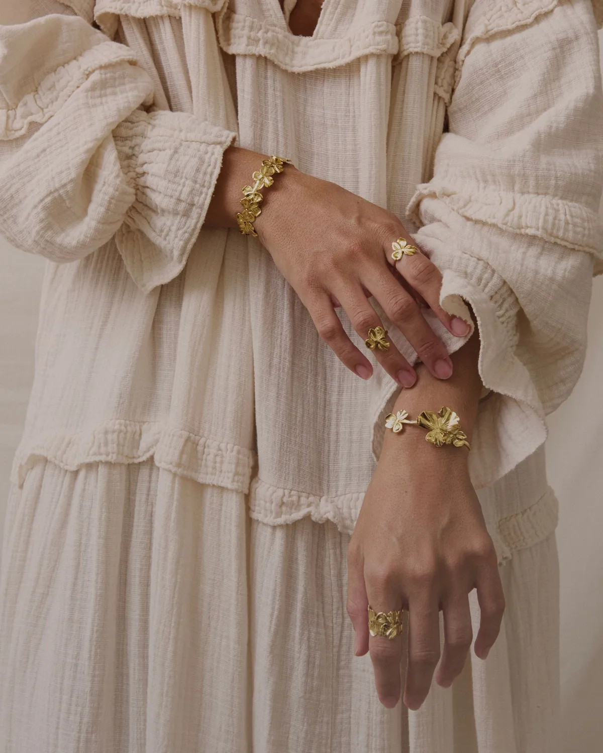 Elise Tsikis Elysia Small bague fleur or jaune