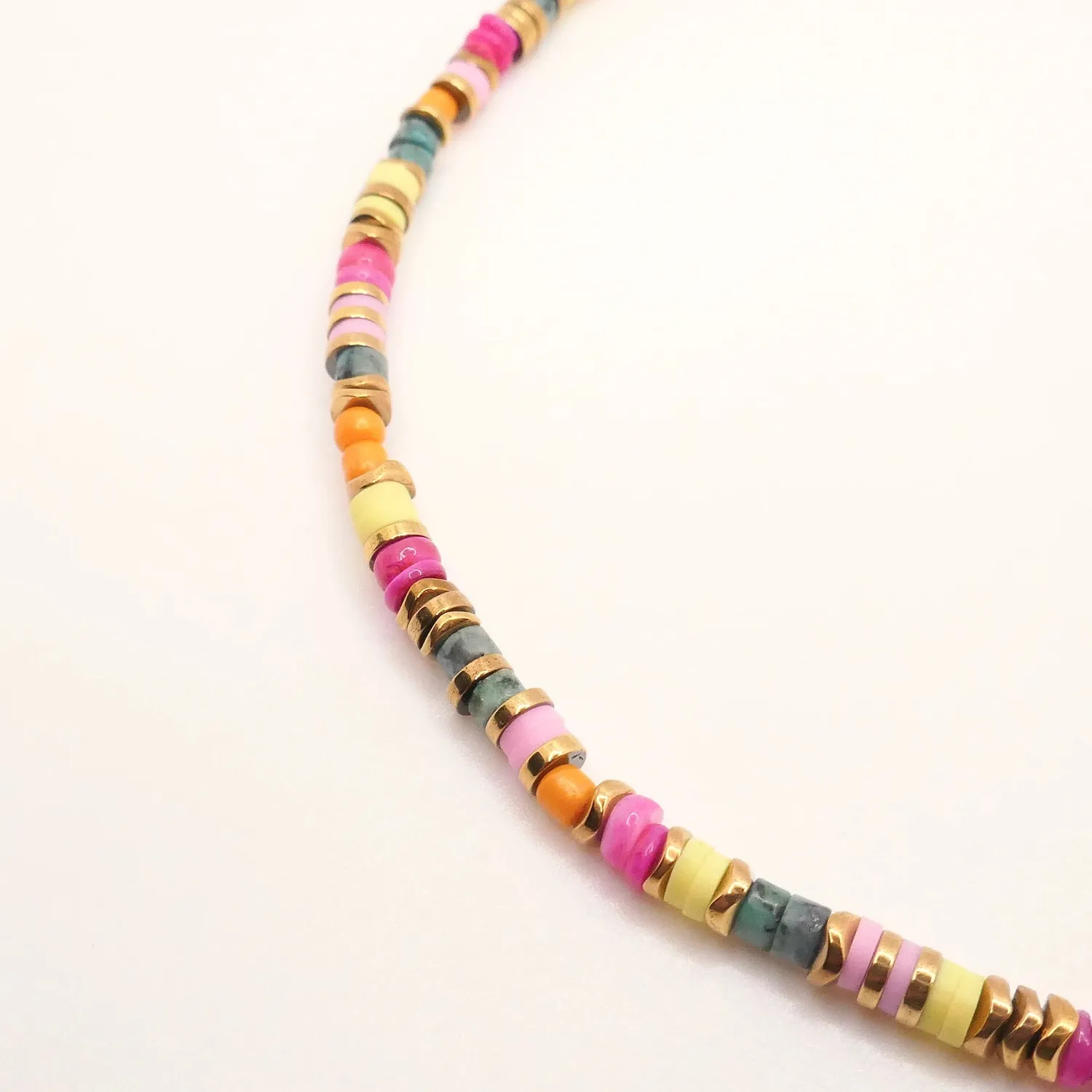 Cloralys Indy collier heishi multicolore 37 cm