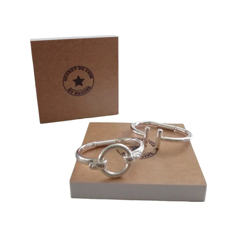 Secret de Cuir plot petit modèle présentoir bois