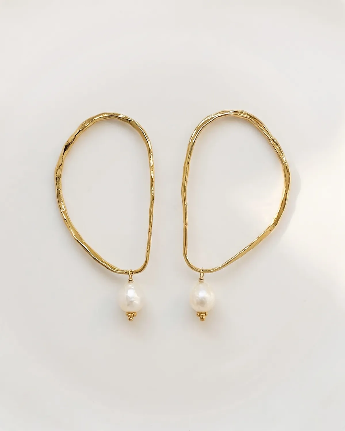 Elise Tsikis Sikelia boucles anneau perle or jaune