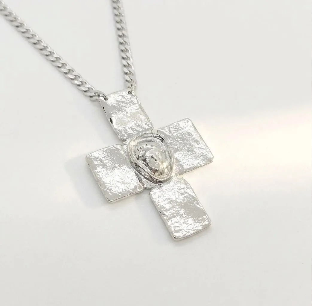Elise Tsikis Tomboy Delphes collier croix or jaune