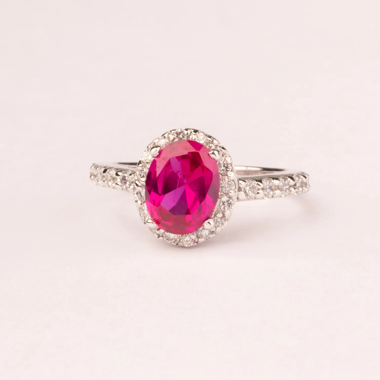 Ultima Edizione bague ovale 9x7 zircone colorée
