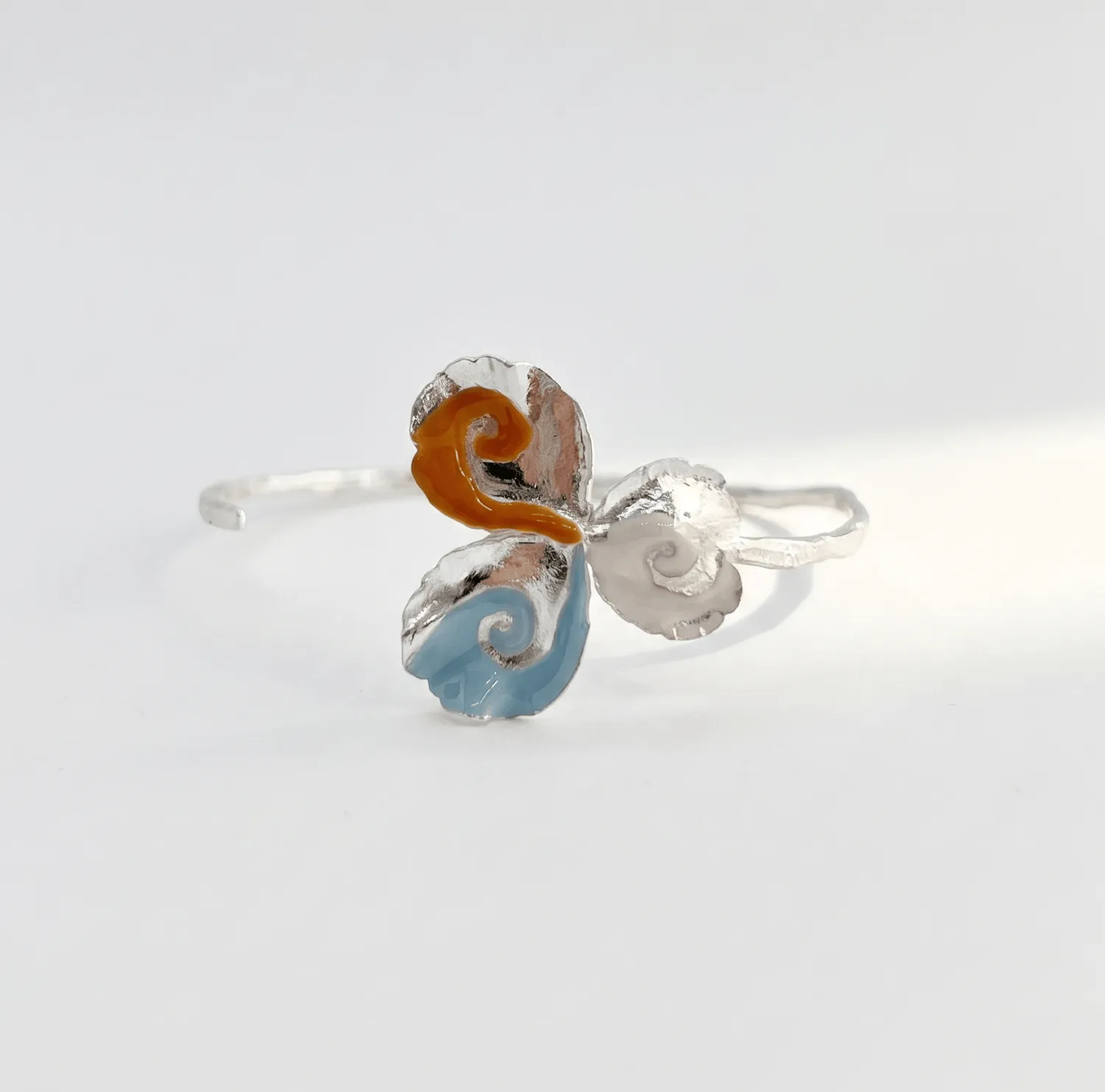 Elise Tsikis Pensée bracelet jonc fleur or jaune