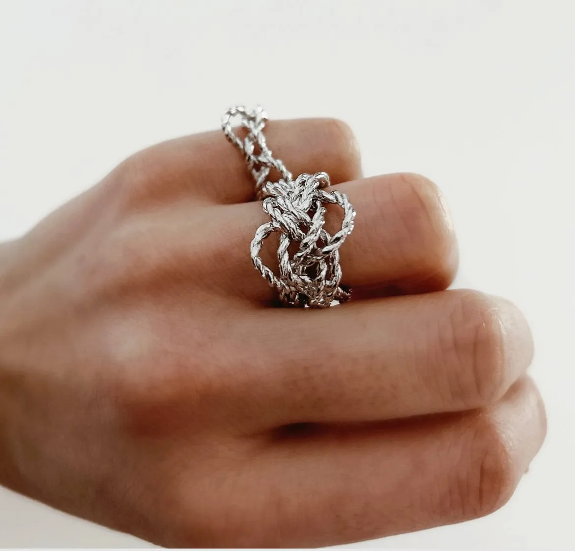 Elise Tsikis Trinidad Pena bague or jaune torsadée