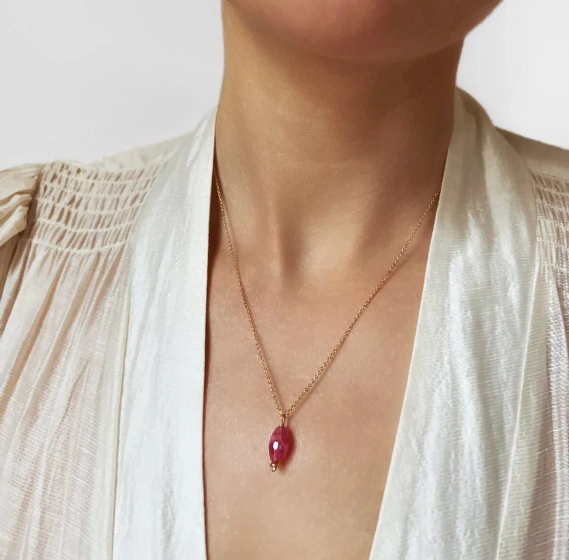 Elise Tsikis Kava collier pierre naturelle mauve