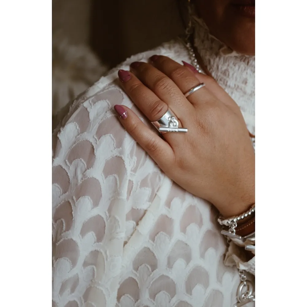 Secret de Cuir N°83 bague barre plaqué argent réglable