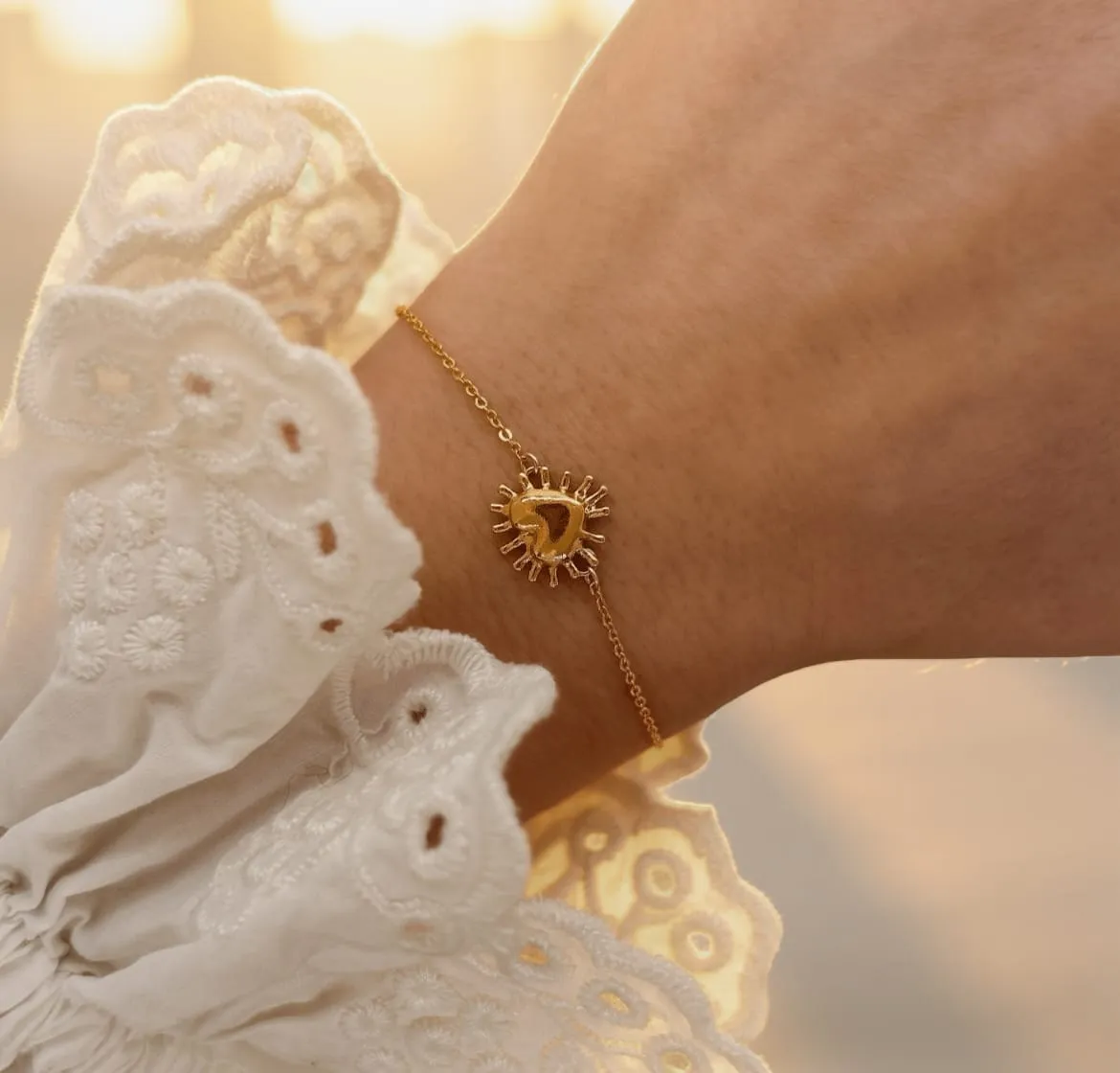 Elise Tsikis Uman bracelet coeur doré 14,5 cm