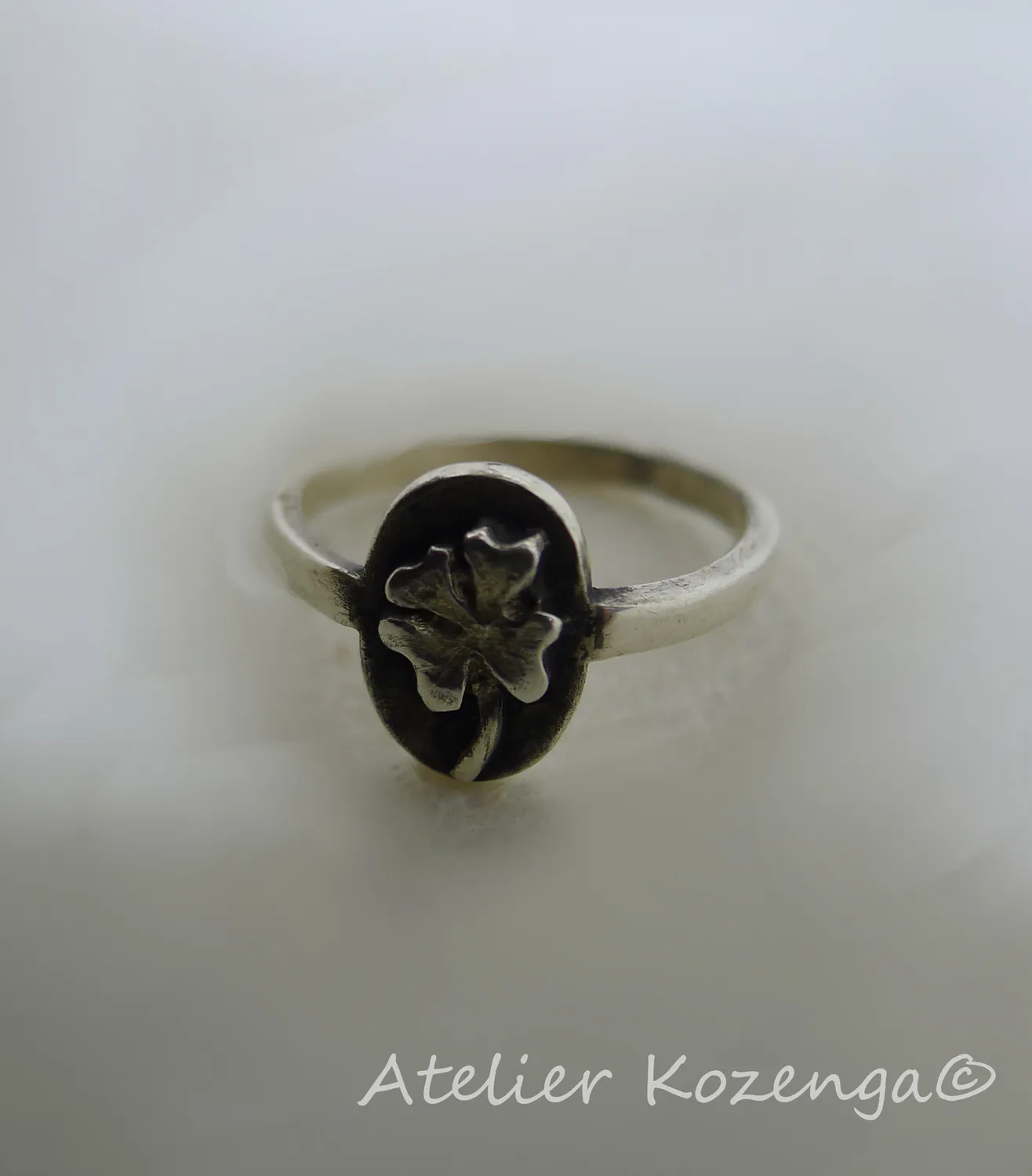 L'Atelier Kozenga Trèfle bague florale argent