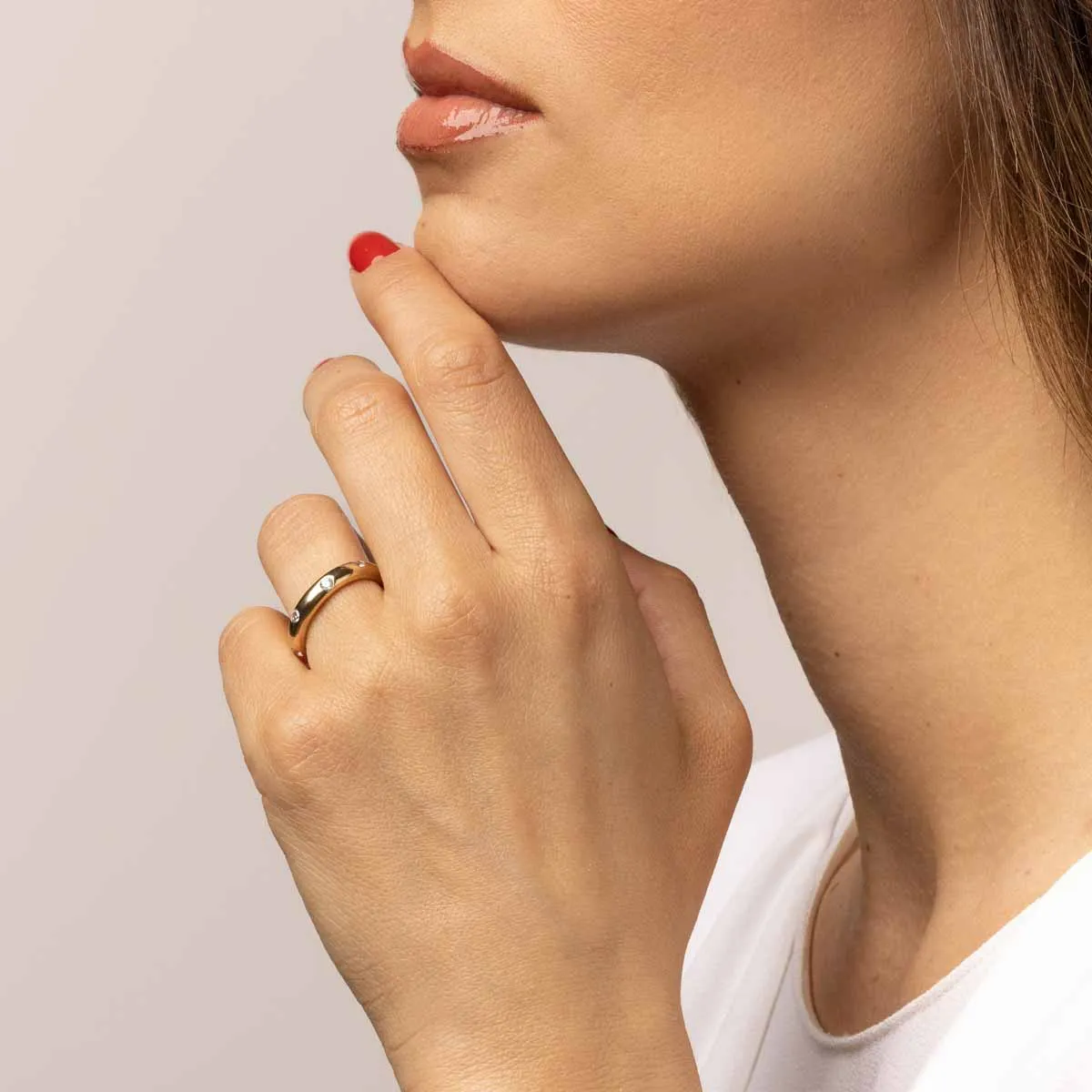 Ultima Edizione alliance lisse zircons blancs bague