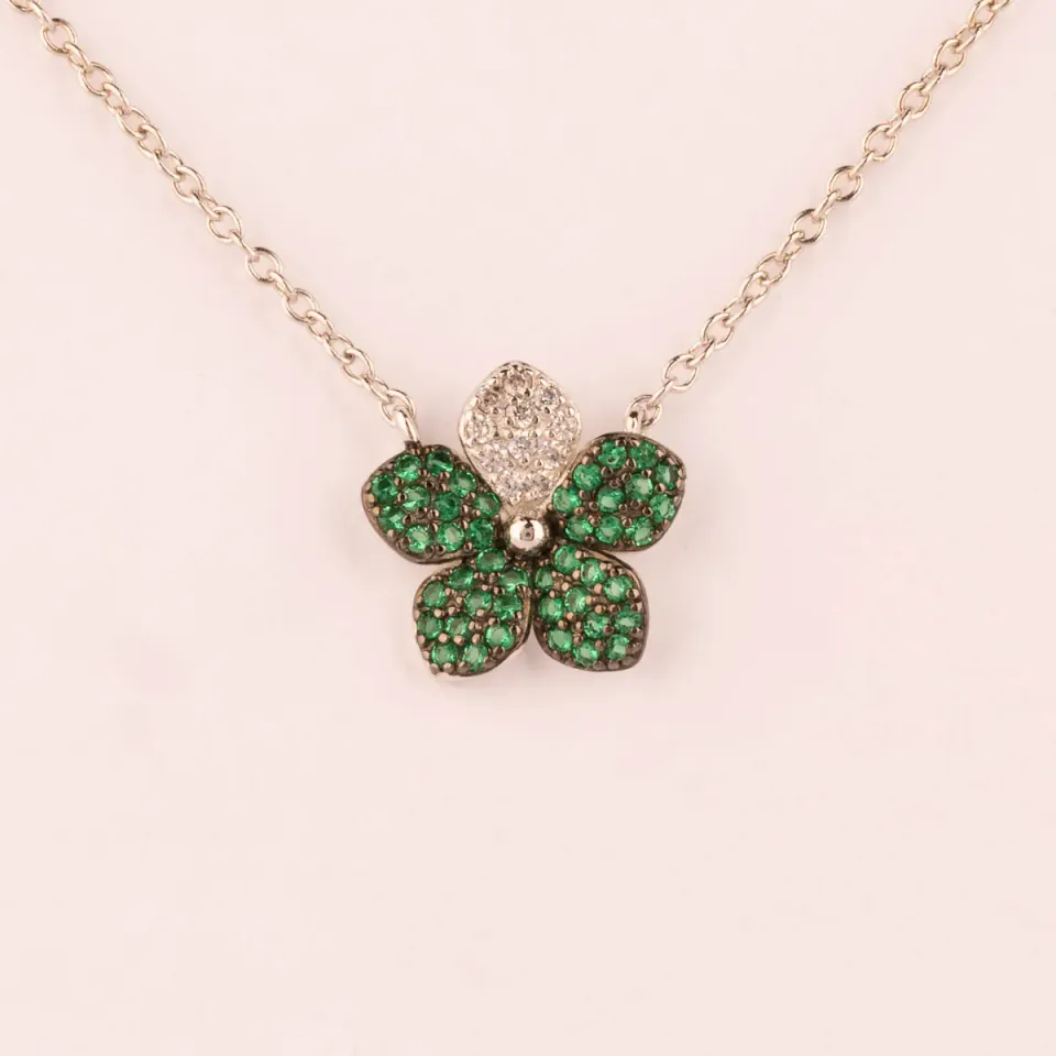 ULTIMA EDIZIONE fleur pavé collier singulier