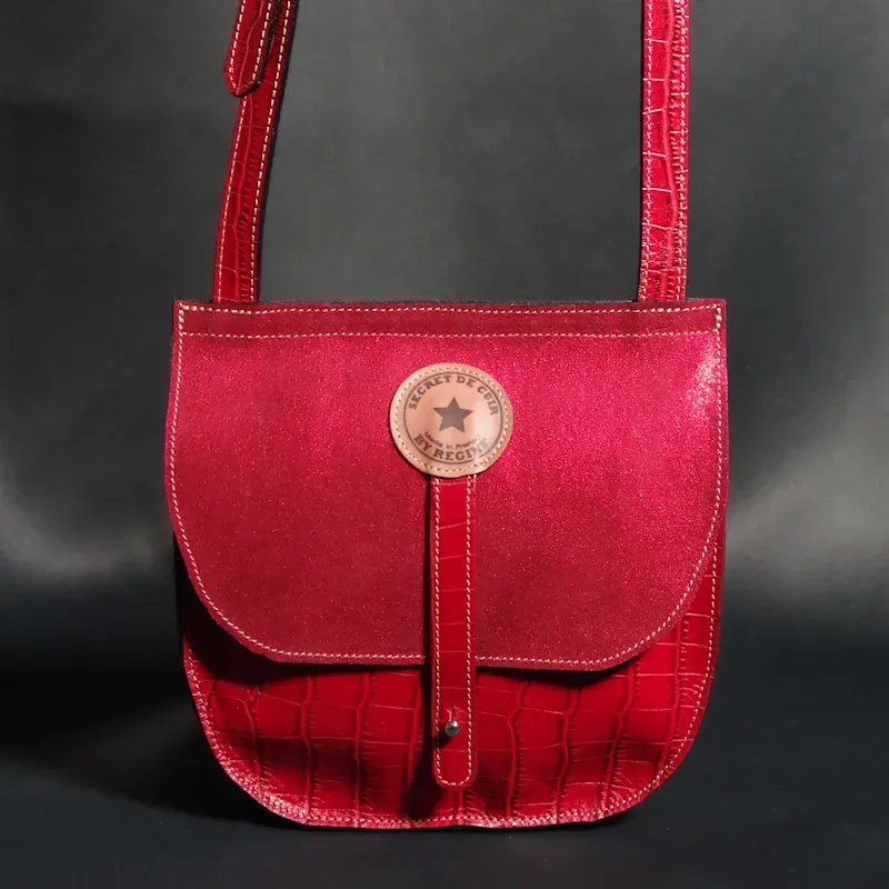 Secret de Cuir besace cuir rouge rabat pailleté 18 cm