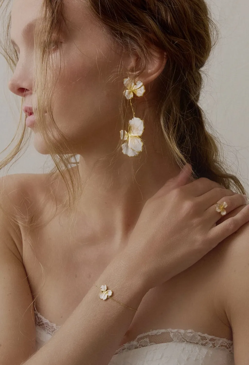 Elise Tsikis Elysia Small bague fleur émaillée