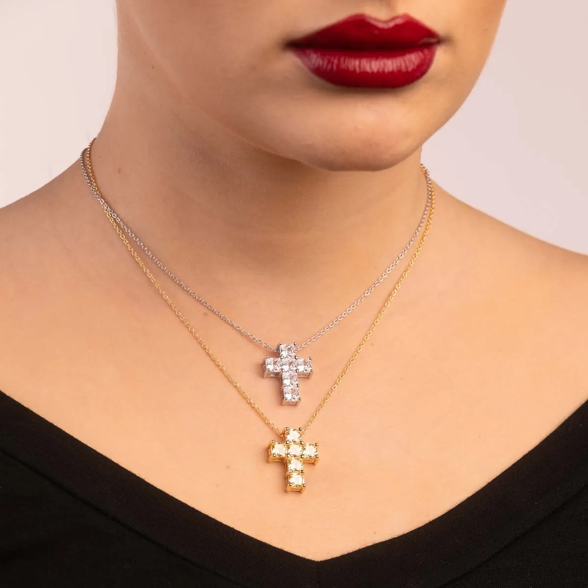 Ultima Edizione Croce Carré pendentif croix zircons couleur