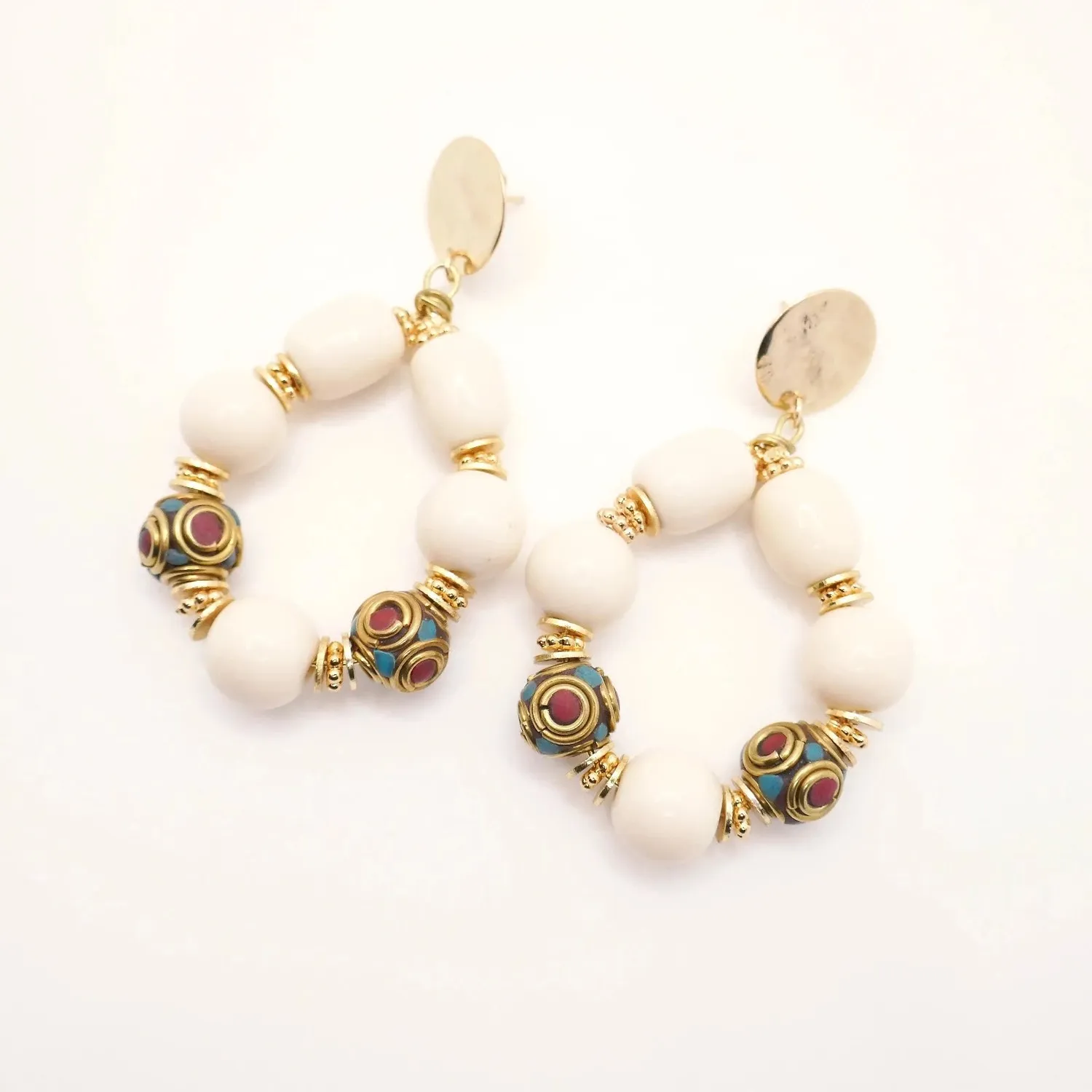 Cloralys Esmée boucles d'oreilles pendantes 6,5 cm écru
