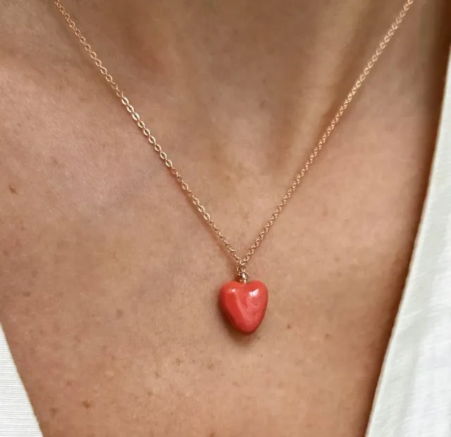 Elise Tsikis Hory Octobre Rose collier cœur