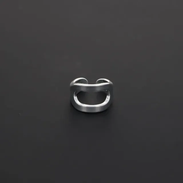 Secret de Cuir N°605 bague ovale incurvée réglable argent