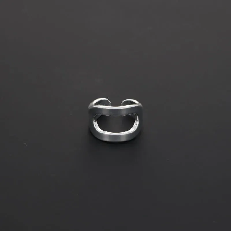 Secret de Cuir N°605 bague ovale incurvée réglable argent
