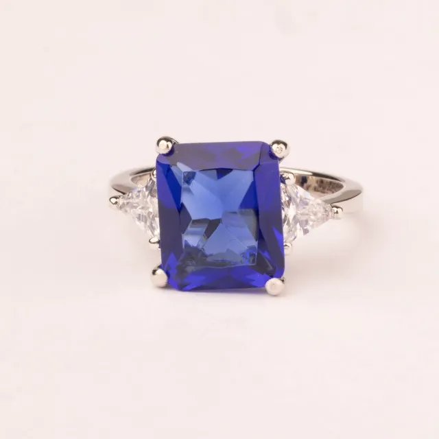ULTIMA EDIZIONE bague zircon taille émeraude couleur